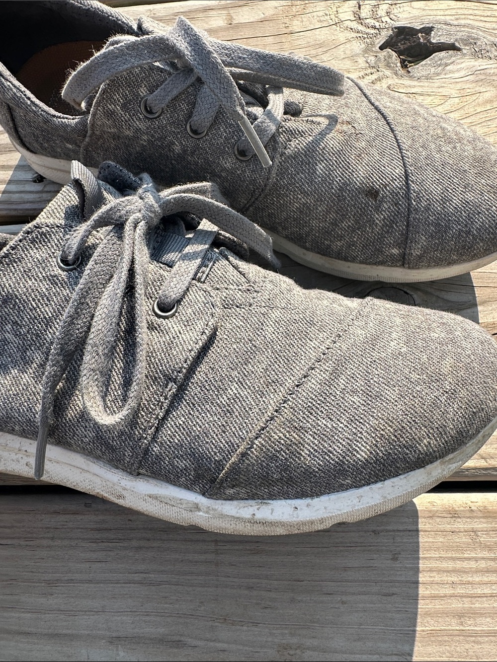 Tom’s Casual Gray Knit Lace-Up Sneakers - Picture 2 of 6